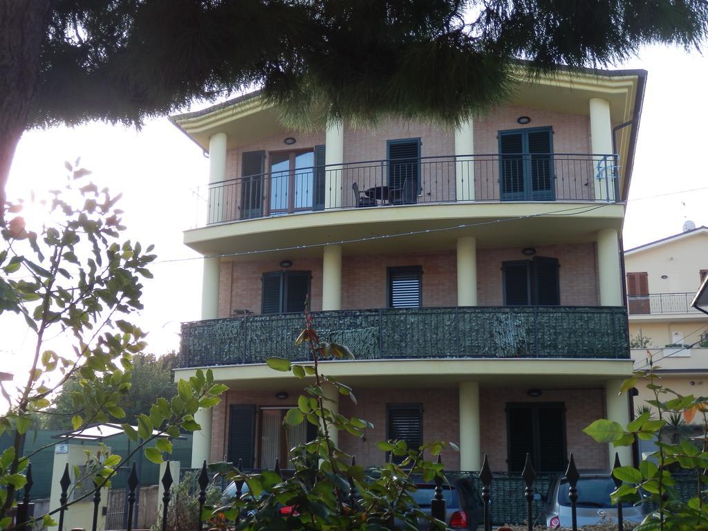 Casavacanze Azzurro Mare Porto SantʼElpidio المظهر الخارجي الصورة